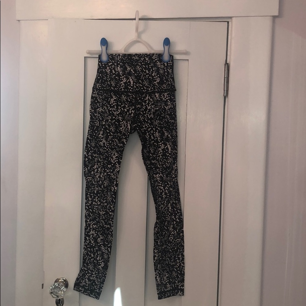 Lululemon black and white align leggings